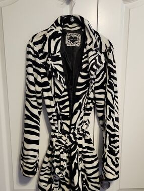 Heart Soul Black & White Zebra-Print Tie-Waist Trench Coat